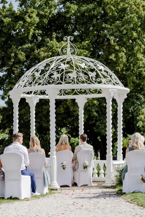 Katrin und Mario bei der standesamtlichen Hochzeit im Bergergut - Martin Schinnerl Fotografie