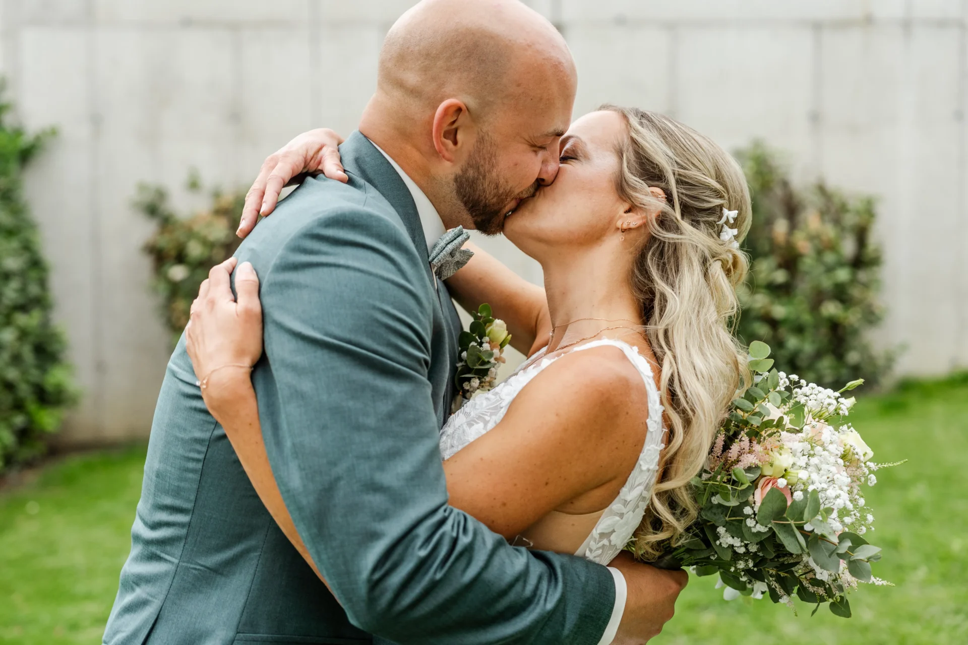 First Look von Regina und David vor der standesamtlichen Trauung - Martin Schinnerl Fotografie